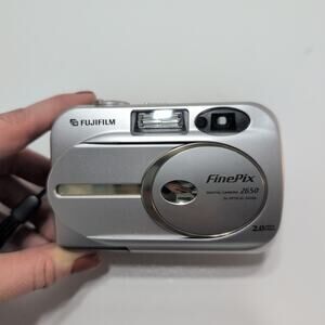 Fujifilm FinePix 2650 2MP 3X Optict Zoom Digital Camera *Working